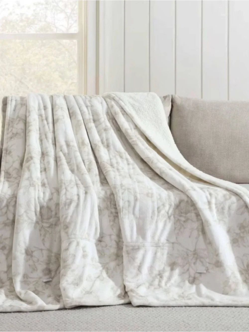 Laura Ashley heated Twin Wistful Blooms Twin Blanket Beige, NWT blanket sealed
